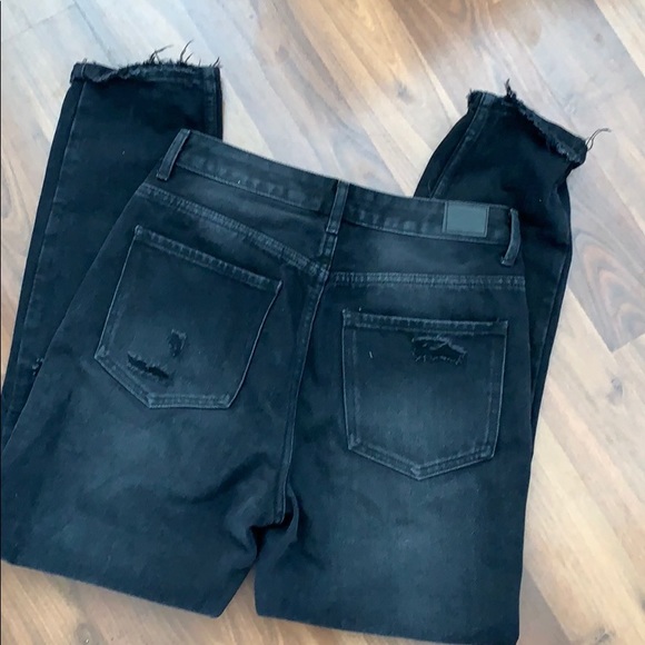 Black distressed mom jeans, worn once EUC - Picture 4 of 4